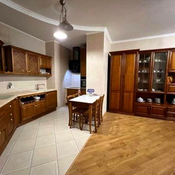 Євгена Коновальця вул. (Щорса), 44а
