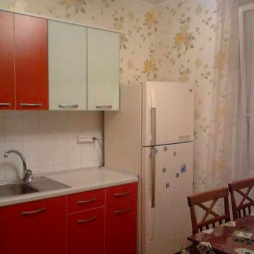 Оренда 2 квартири, Макулан.  В центрі Макулану.