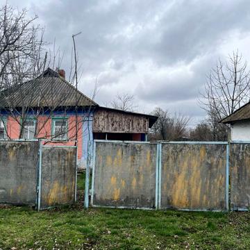 Продаж будинка біля ріки