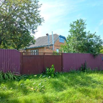 Продається будинок з частковими зручностями в с.Піски біля центру