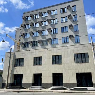 Новобуд  в центрі міста Харків