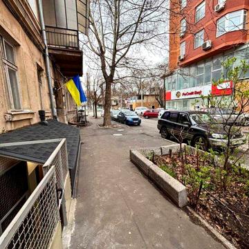 Квартира з фасадним входом в центрі Одеси - гарний варіант під бізнес