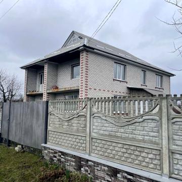 Добротний будинок , можлива аренда
