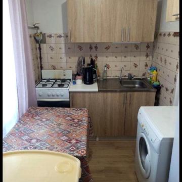 Продається 3 к ,метро Лукьянівска, 61 м,ремонт,цегляний будинок
