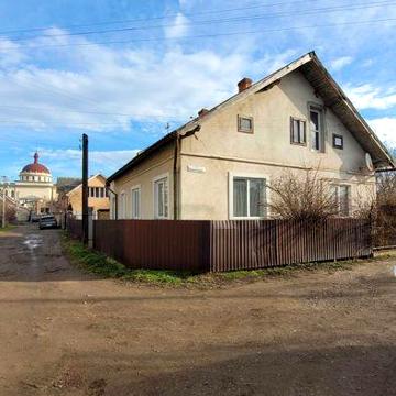 Півособняк, район Залізничого вокзалу