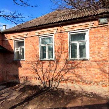Продам будинок в Дергачах по вулиці Садовій.