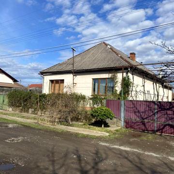 Продаж будинку у центральній частині міста