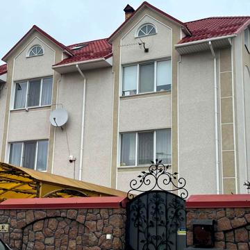 Сільськогосподарська вул., 16