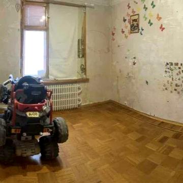 Нескорених вул., 38