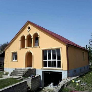 Продам гарний будинок з ремонтом в місті Сокиряни