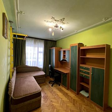 Євгена Патона вул., 4