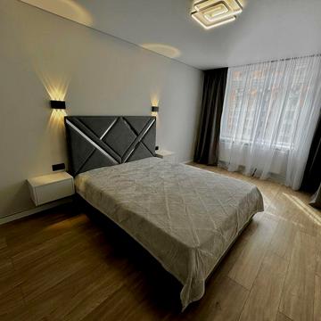 Продаж просторої 2 кімнатної квартири на вул. Київська