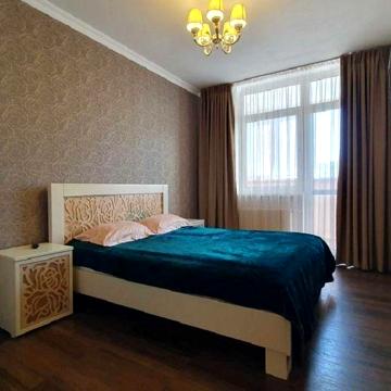 Воскресенська вул., 14Б