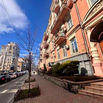 Центр міста , Саксаганського 84/86