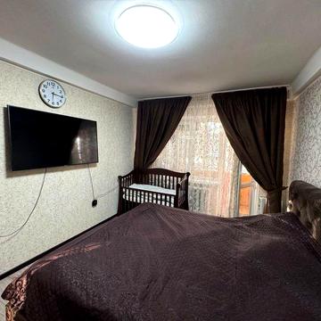 Вул. Будівельників, 12-Б. 3-к. 61 кв.м з ремонтом. Без комісії.