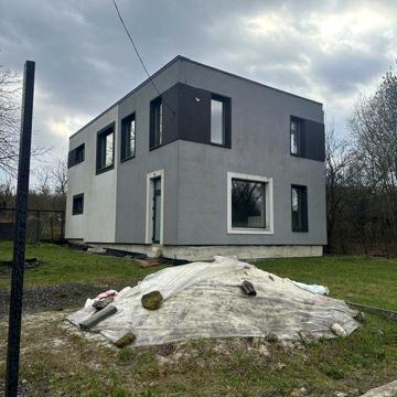 Продаж будинку в Липниках