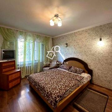 Продаж трикімнатної квартири біля 95. Мира 33