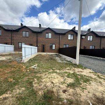 Продам таунхаус  всі комунікації від забудовника