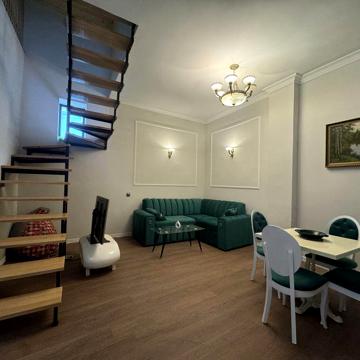 Продаж 1.5к/вул.Берчені/Центр 5хв/70м2