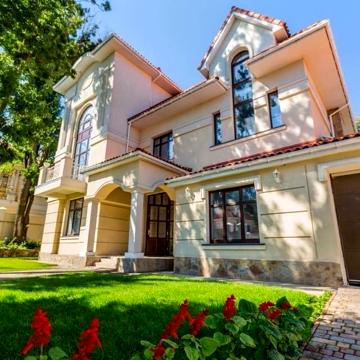 Дмитріївська вул. (Дмитрія Донського), 5