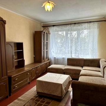 Євгена Коновальця вул., 136а