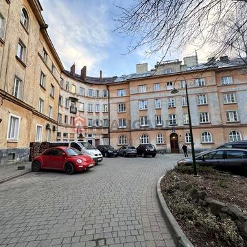 Продаж 2 кімнатної квартири у парковій зоні на Стрийській