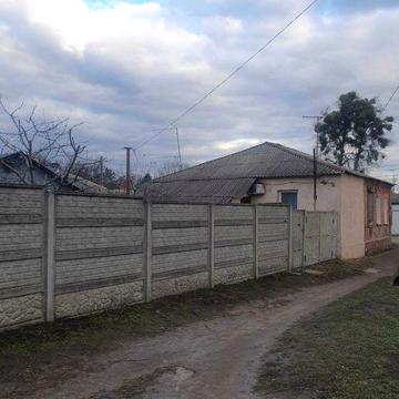 Продам 1/3 будинку,свій двір,всі зручності, вул.Лиса 57.метро Хол гора