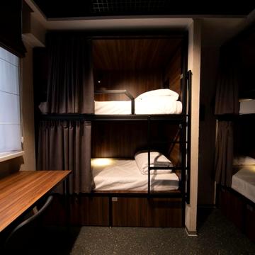 Место в женском 6-местном номере MISTO capsule hotel