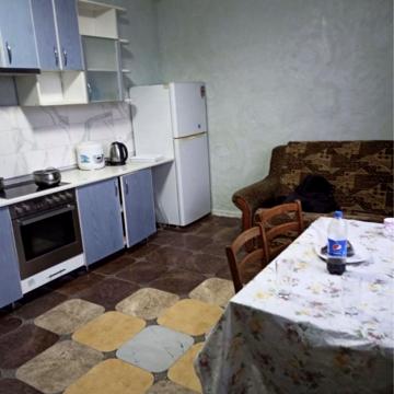 Парусна вул. (Героїв Сталінграду), 18