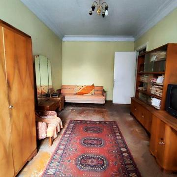 Продаж 2кімнатної сталінки в центрі