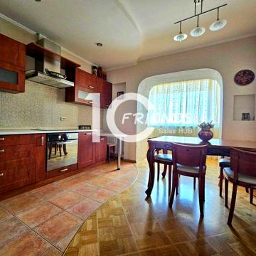 Продаж великої 2к квартири з ремонтом, Незележності 17