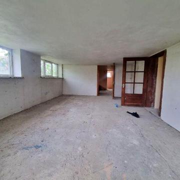 Продаж 3к Дім Центральна вулиця