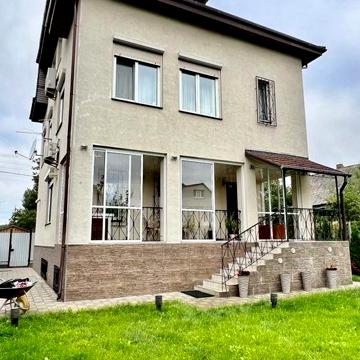 Срочно продам дом  ул.Богатырская 42 ст.Оболонь 2