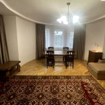 Карпенка вул., 32