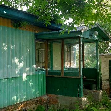 Дом с 1,40 га земли  с.Стольное