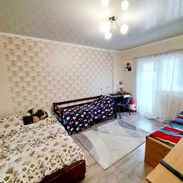 Продам однокімнатну квартиру 37 м2 з меблями та технікою.