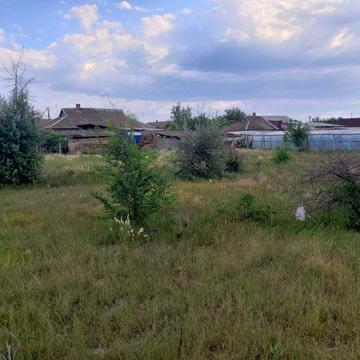 Продам участок(22 сотки) с домом в с. Маяки (улица Осетяна)