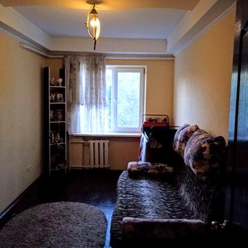 Продам 2к.кв  5/5  Космическая 110б,разд.комн. 16 500$ торг
