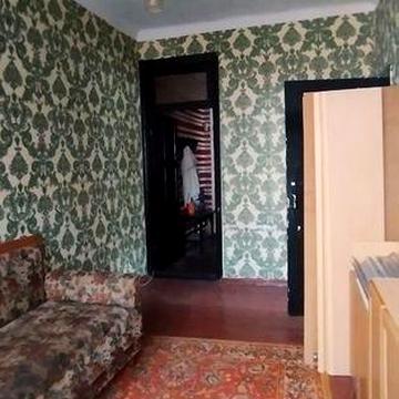 Продам 2 комнатную в центре