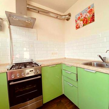 Продам. Черемушки. Героев Крут. Однокомнатная квартира.