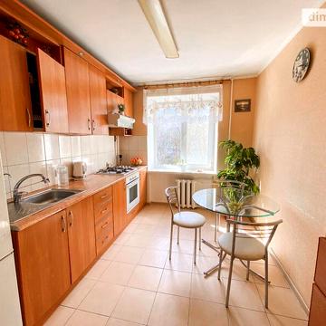 Продаж 4к Квартира Космонавтів проспект
