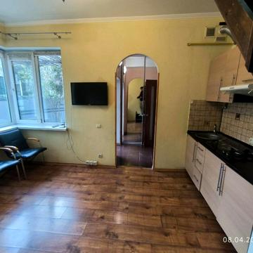 Академіка Заболотного вул., 70