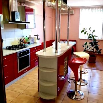 Старицького вул., 20/1
