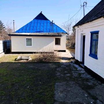 Продається будиночок на 2 вихода  у дуже красивому і мальовничому СМТ