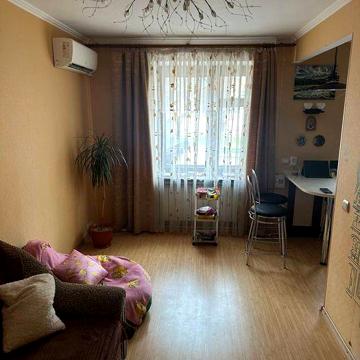 Продам 3 квартиру в центрі міста, з ремонтом , автономним опаленням.