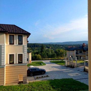 Продаж 7 кім. таунхаус  256 кв. м  м. Трускавець