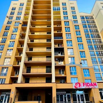 Валерія Лобановського вул., 30