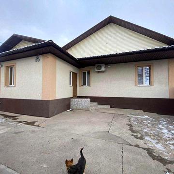 Продам частину будинку з ремонтом