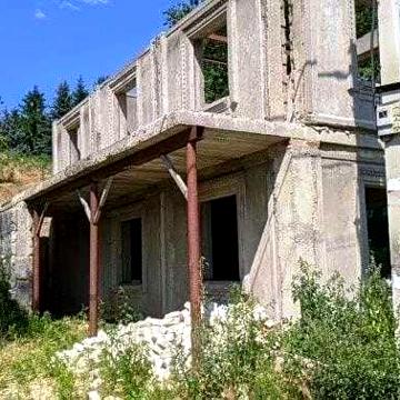 Продам недостроенный дом в районе ул. Клочковской
