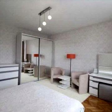Пирогова вул., 2